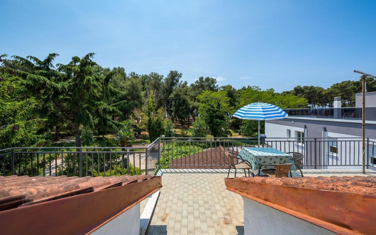 Apartmani Lido Basanija Bagian luar foto
