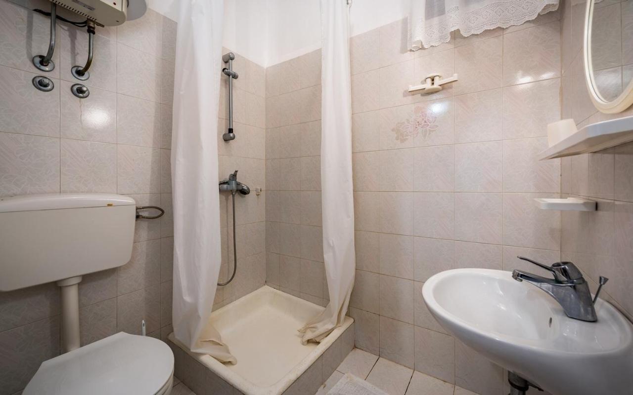 Apartmani Lido Basanija Bagian luar foto