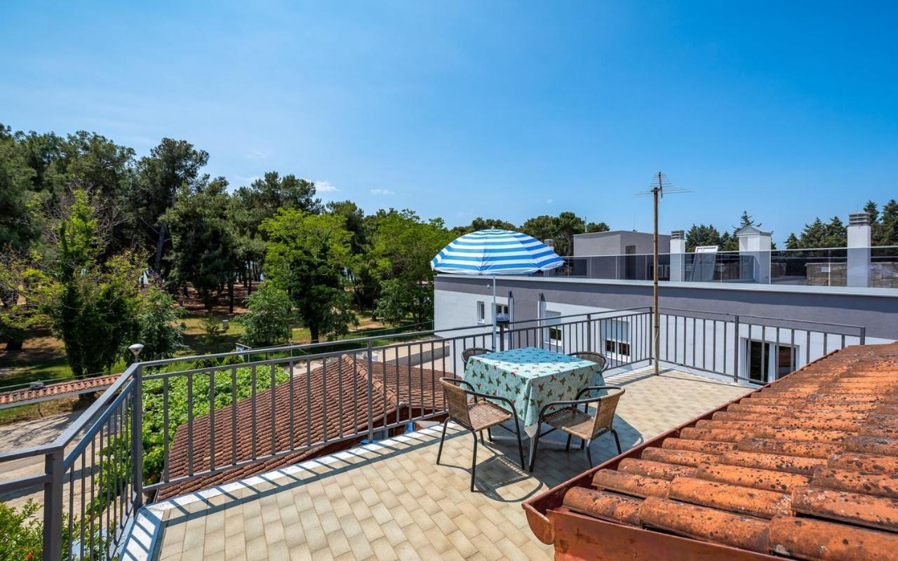 Apartmani Lido Basanija Bagian luar foto