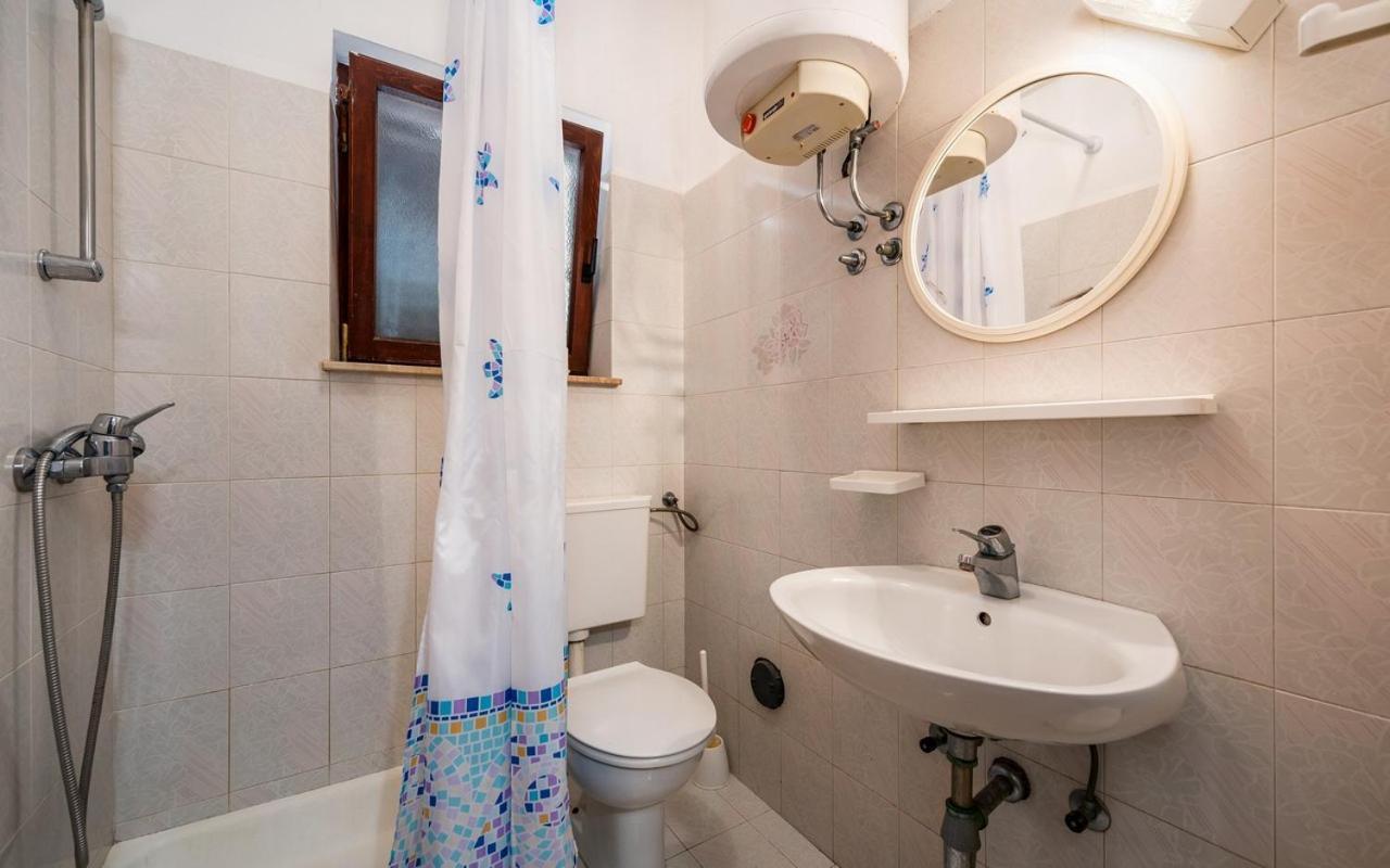 Apartmani Lido Basanija Bagian luar foto
