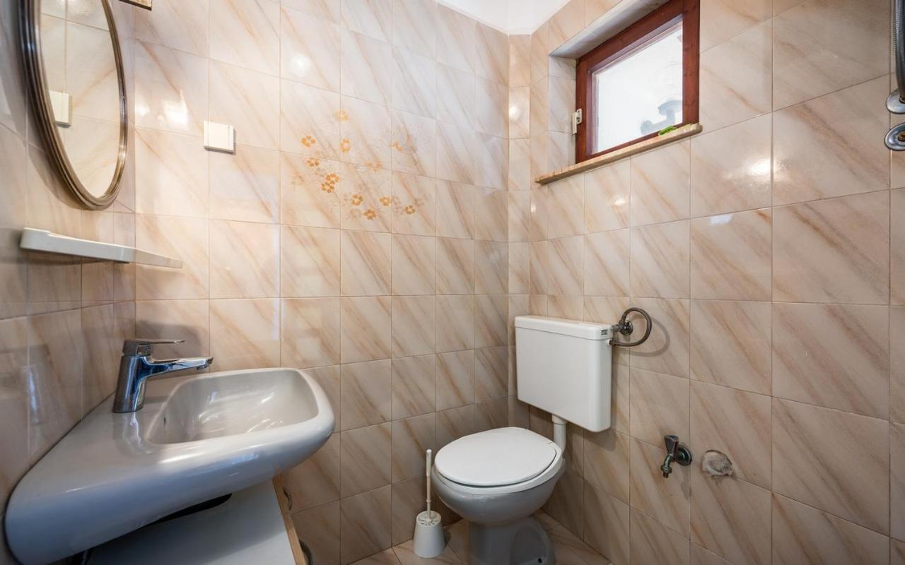 Apartmani Lido Basanija Bagian luar foto